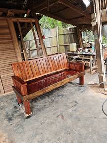 Kerusi Kayu Solid