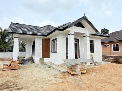 Bungalow House For Sale in Peringat,KTN