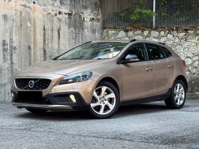 Volvo V40 CROSS COUNTRY T5 in Cheras, KUL