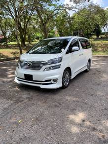 Toyota Vellfire X MOON ROOF in Bandar Tun Abdul Razak, PHG