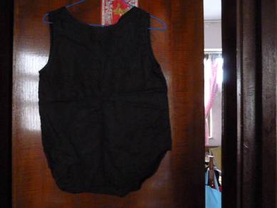 (二手 2nd hand) Episode黑色背心 black sleeveless top