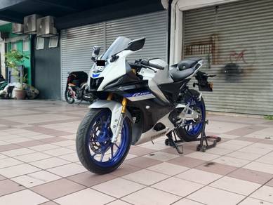 Yamaha R15
