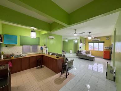Condominium For Sale in Oakleaf Park