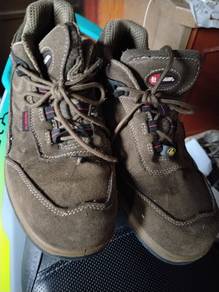 Safety shoes 