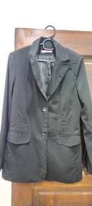 Blazer Hitam
