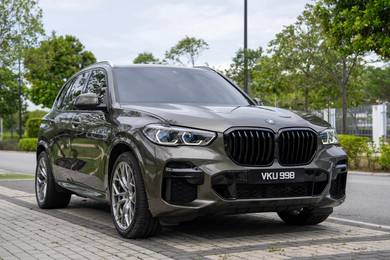BMW X5 xDRIVE45e M SPORT in Setia Alam, SGR