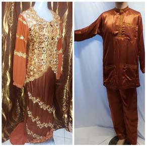Baju untuk pengantin lelaki dan perempuan