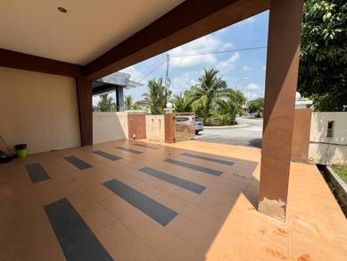 Semi-Detached House For Sale in Sikamat,NSN