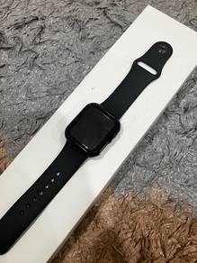 Apple watch se2 read description