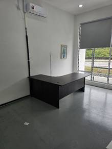 L Shape Office Table / Office Desk 1800mm