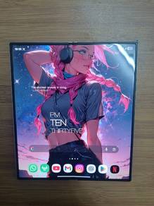 Samaung Galaxy Z Fold 6 (256 GB / 12 GB Ram)