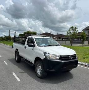 Toyota Hilux VNT in Kuching, SWK
