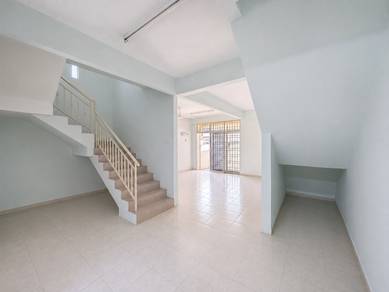 Townhouse For Sale in Raja Uda,PNG