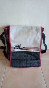 Al-Ikhsan Sling Bag