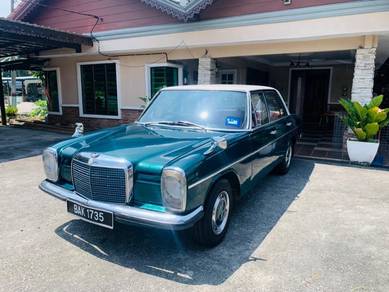 Mercedes Benz 230E  in Telok Panglima Garang, SGR