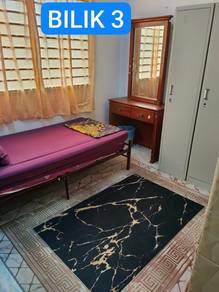 Room in Ayer Keroh, MLK