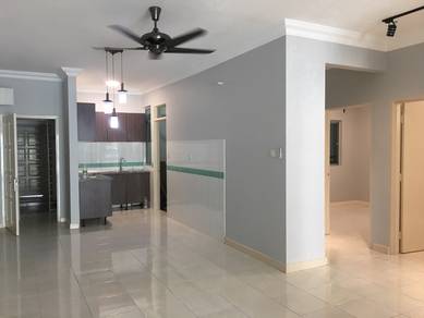 Condominium For Sale in Metropolitan Square