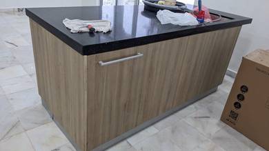 Kitchen island - quartz top