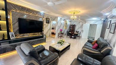 Condominium For Sale in Venice Hill