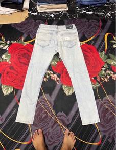 seluar jeans levi saiz 33