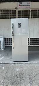 Electrolux 2door fridge refrigerator 319L