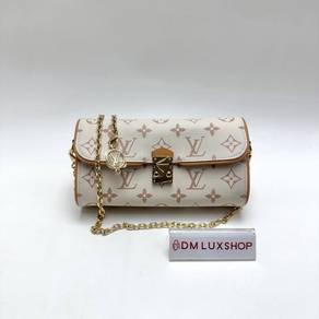 Kept Unused LV Monogram Dune Pochette Camille