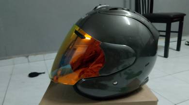 HELMET ARAI ingin dilepaskan