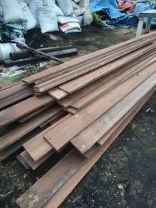 Kayu papan 1x6 panjang lebih kurang 10kaki
