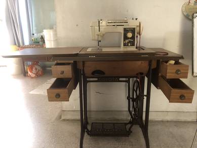 Toyota Electric/ manual Sewing Machine