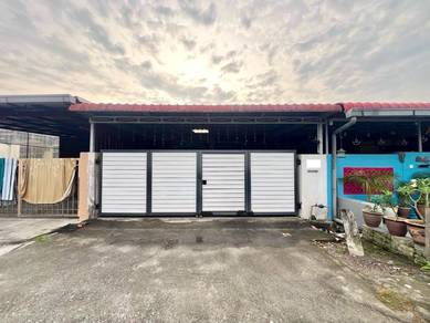 1-storey Terraced House For Sale in Banting,SGR
