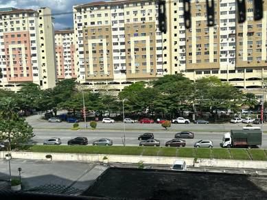 Room in Bandar Kinrara, SGR