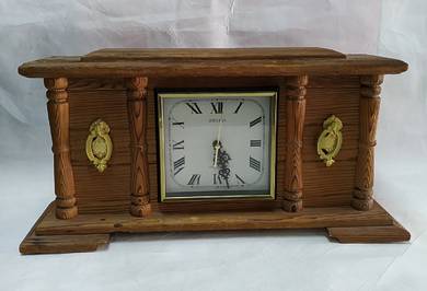 Rare seiko transistor clock w/ wood cabinet