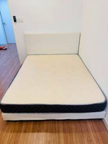 Queen Bed and mattress to let go