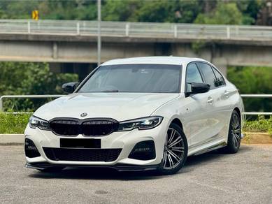 BMW 330i 30i M SPORT in Desa Petaling, KUL
