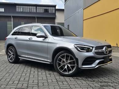 Mercedes Benz GLC300 300 4MATIC AMG LINE in Kota Damansara, SGR