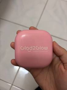 Glad2glow Perfect Blurring Powder Foundation