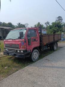 Lori Daihatsu Delta 3 tan 