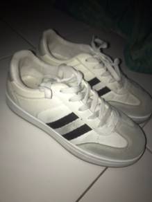 vc sneakers