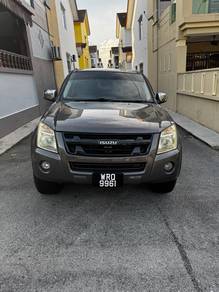 Isuzu D-Max in Skudai, JHR