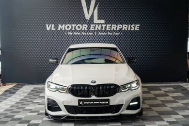BMW 330i 30i M SPORT in Desa Petaling, KUL