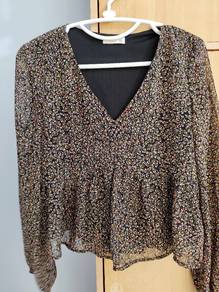 Long sleeve patterned blouse