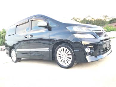 Toyota Vellfire Z GOLDEN EYES in Muar, JHR
