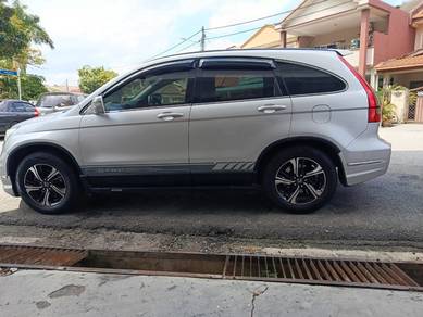 Honda CR-V i-VTEC in Gombak, SGR