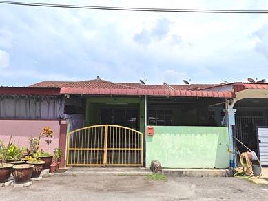Terraced House For Sale in Pokok Mangga,MLK