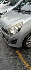 Perodua Axia G in Kelana Jaya, SGR