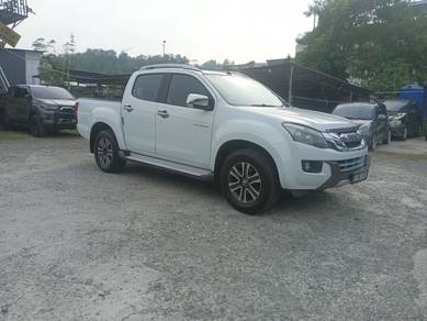 Isuzu D-Max V-CROSS 4x4 in Kota Kinabalu, SBH