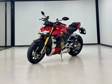 Ducati Streetfighter V2