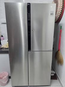 Peti Ais LG 620L Inverter Side By Side Magic Door