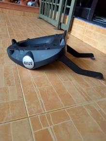 Vario 150 Monorack & Base Plate GIVI