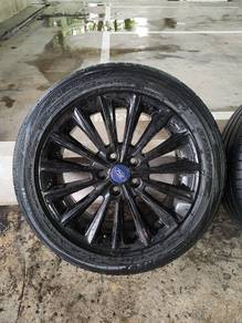 Ford Focus 17' Rims gloss black with Dunlop LM705